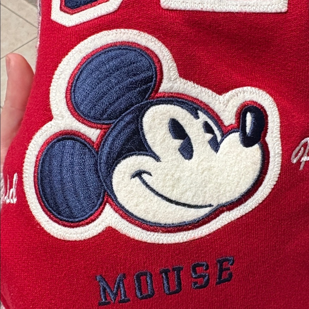VINTAGE DISNEYLAND Red Crewneck Graphic Sweatshirt - Picture 7 of 7